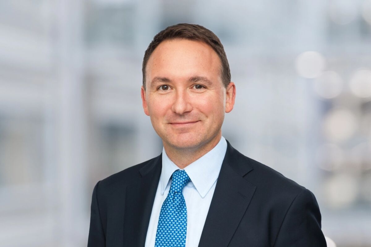 GSK CEO Walmsley to Be Succeeded by Drugmaker’s Commercial Chief