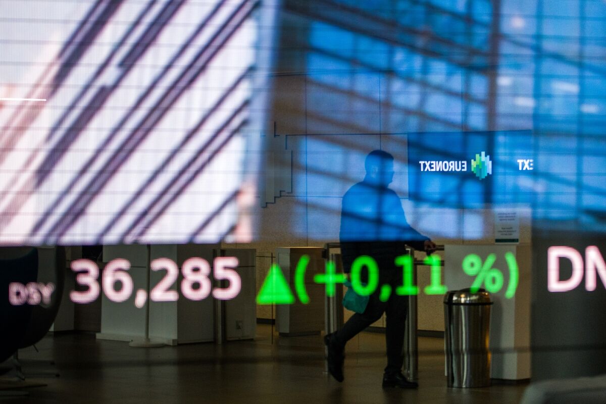 ブルームバーグのニュース記事「【欧州市況】株小幅安、米・ＥＵ合意の影響を意識－ユーロ圏債上昇」の画像