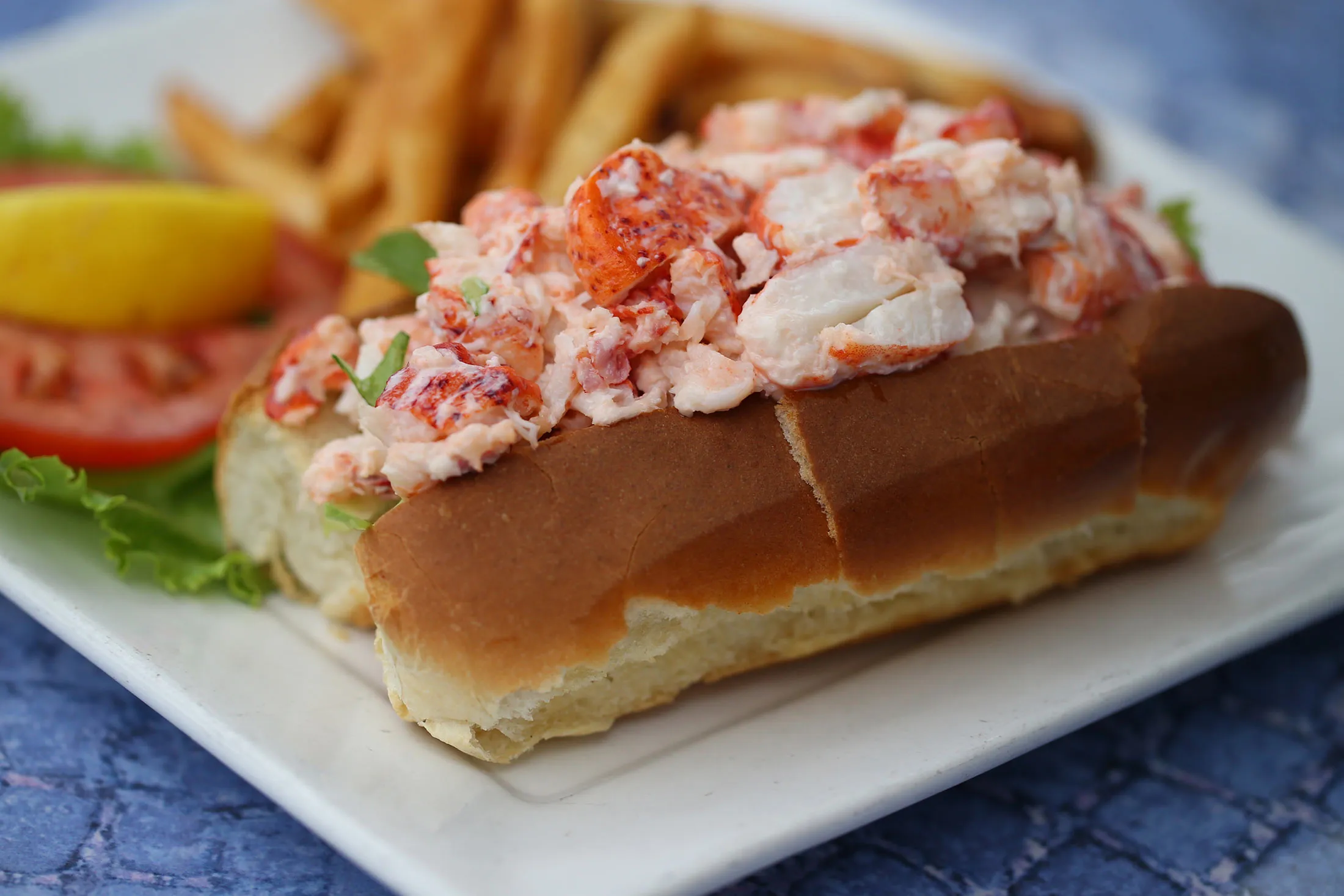 1482275944_lobster-roll