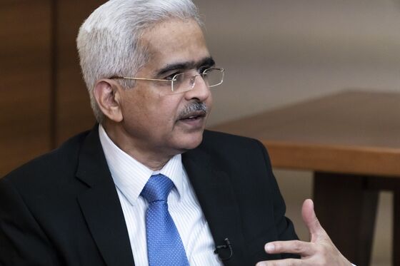 Indian Central Bank Chief Vows Ample Liquidity to Aid Economy