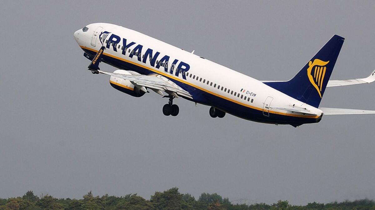 ryanair lost property left on plane