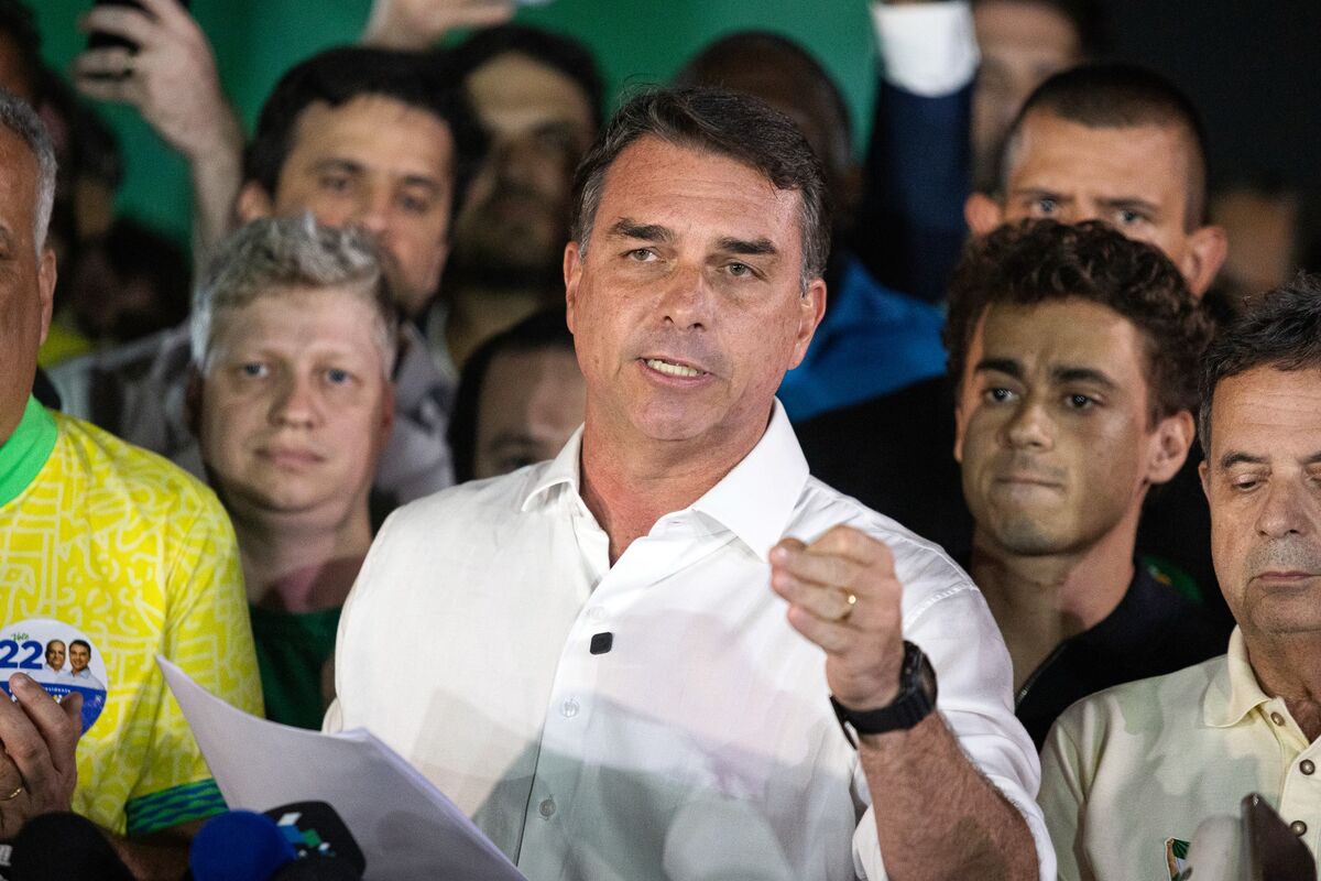 Argentina Denies Flávio Bolsonaro Entered the Country