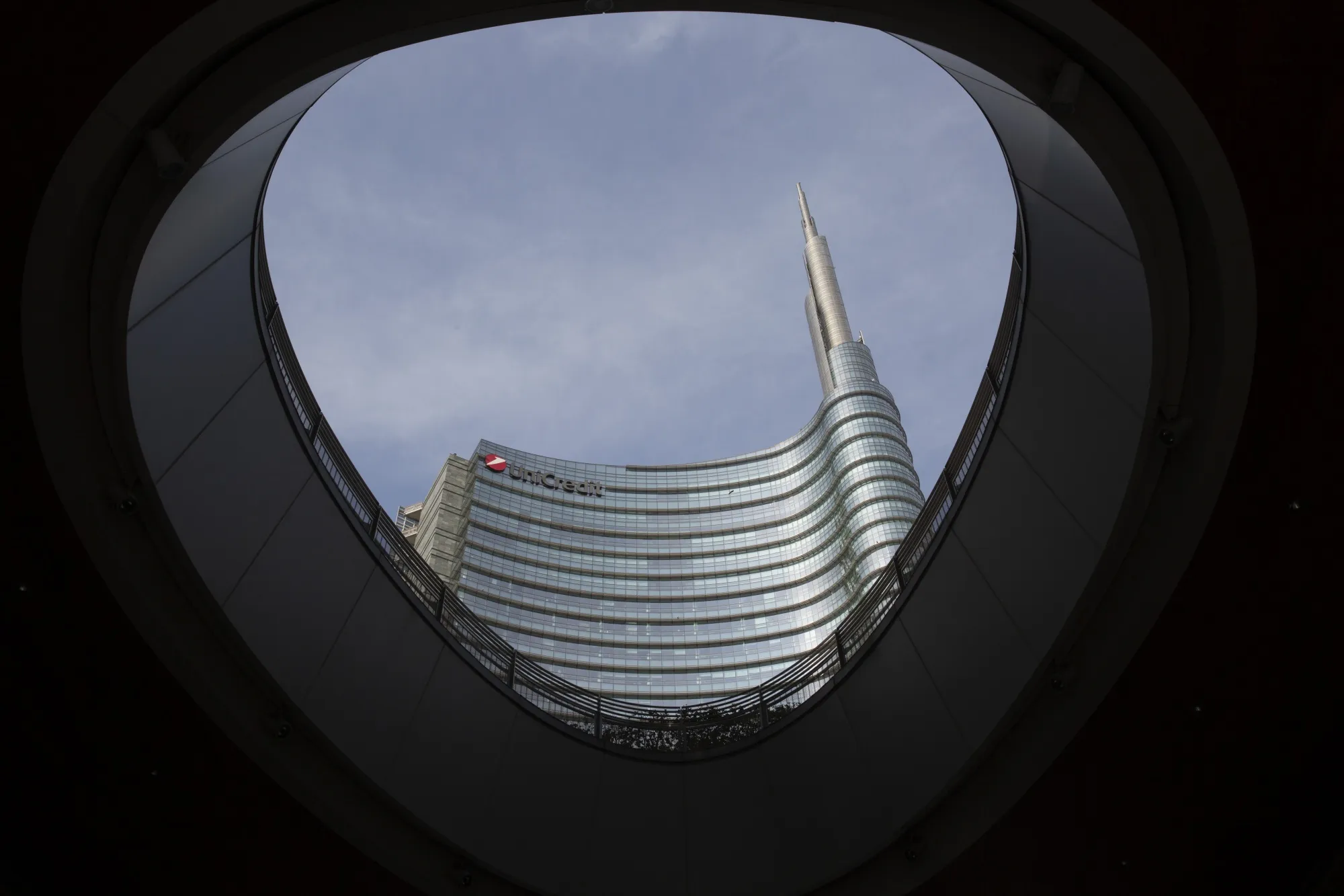 Italy Shops Reopen on Monday, But for Many It’s Already Too Late