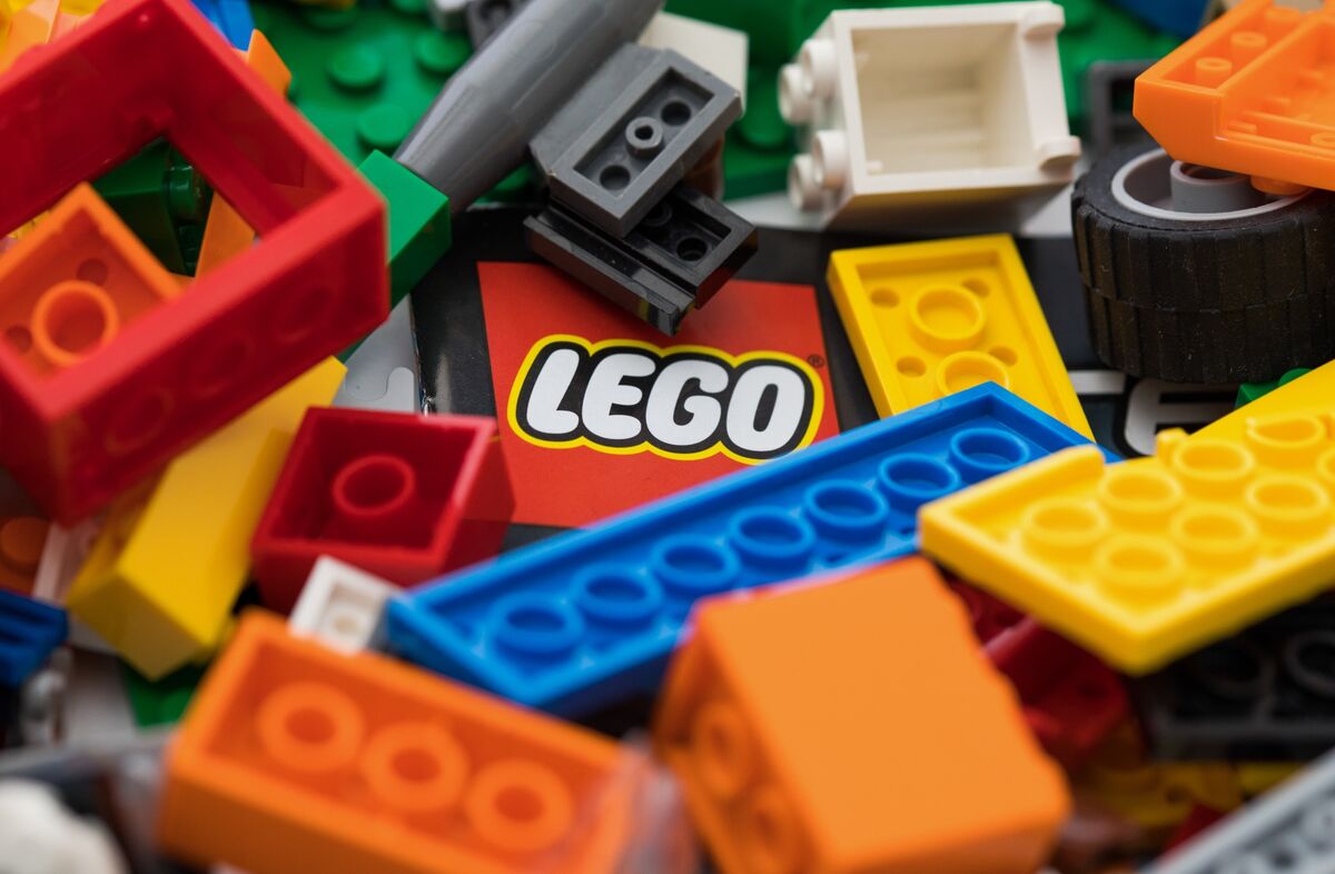 Lego Demand Sends CEO on Hiring Spree as Rivals Retrench - Bloomberg