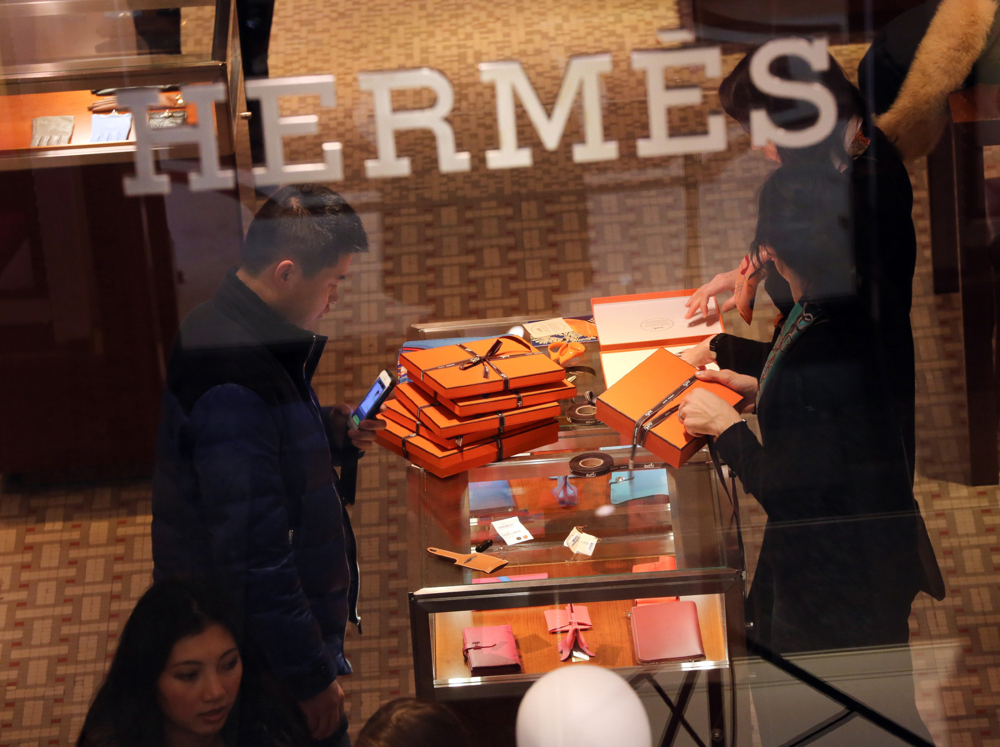 Hermes Sales Rise as US, Europe Shoppers Splurge on Birkins - Bloomberg