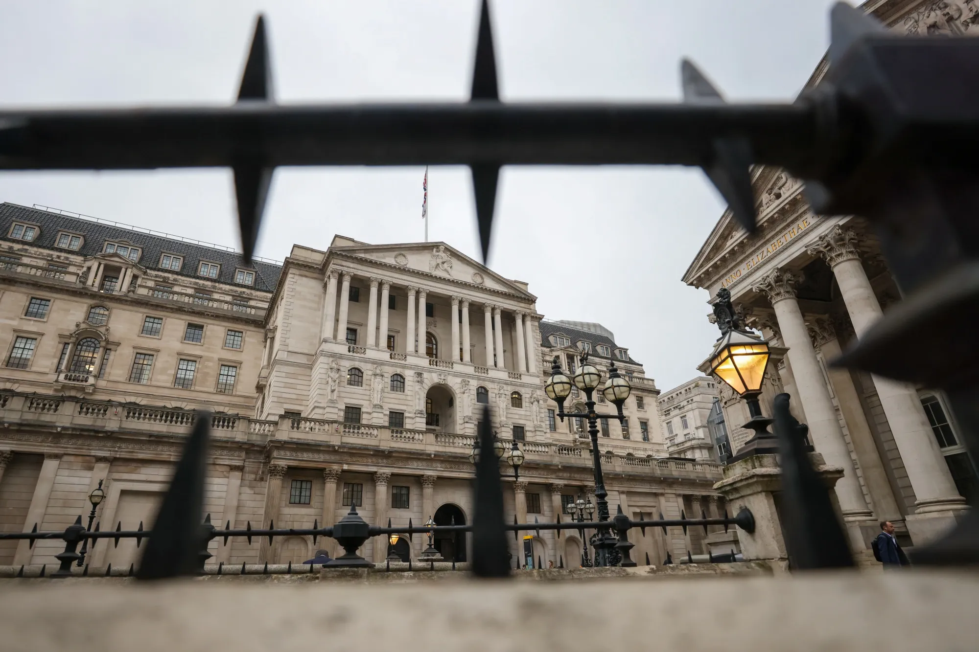 Financial institutions tapped the BOE’s short-term repo facility.