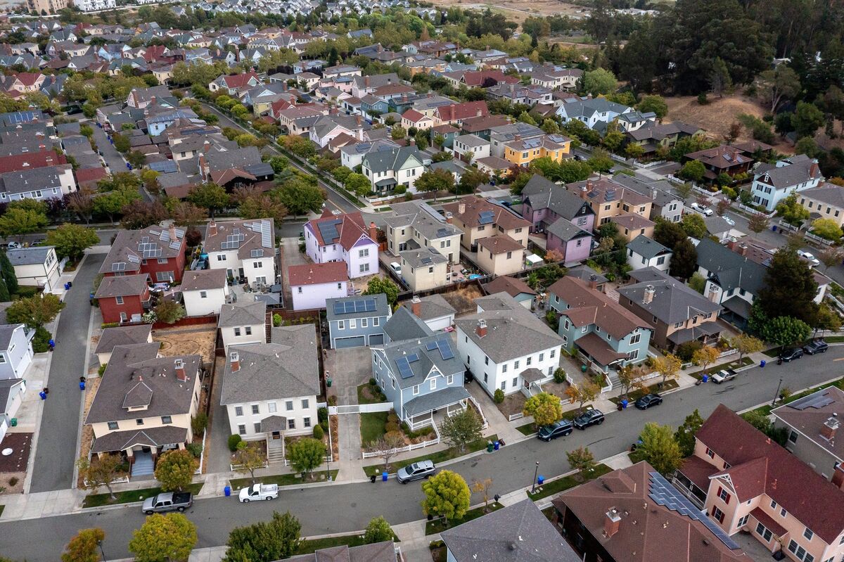 US Existing-Home Sales Pick Up to Fastest Pace in Seven Months