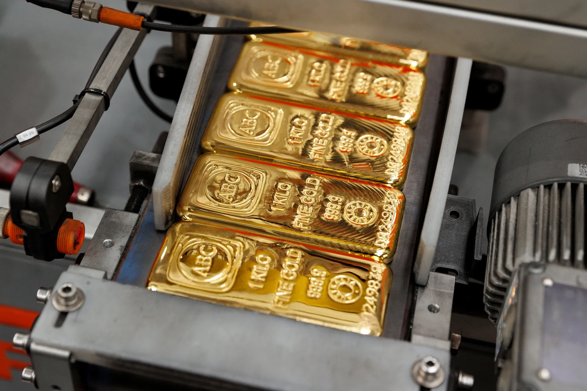 Gold's selloff accelerated as traders bet on signs that the rally may have run too hard and too fast.