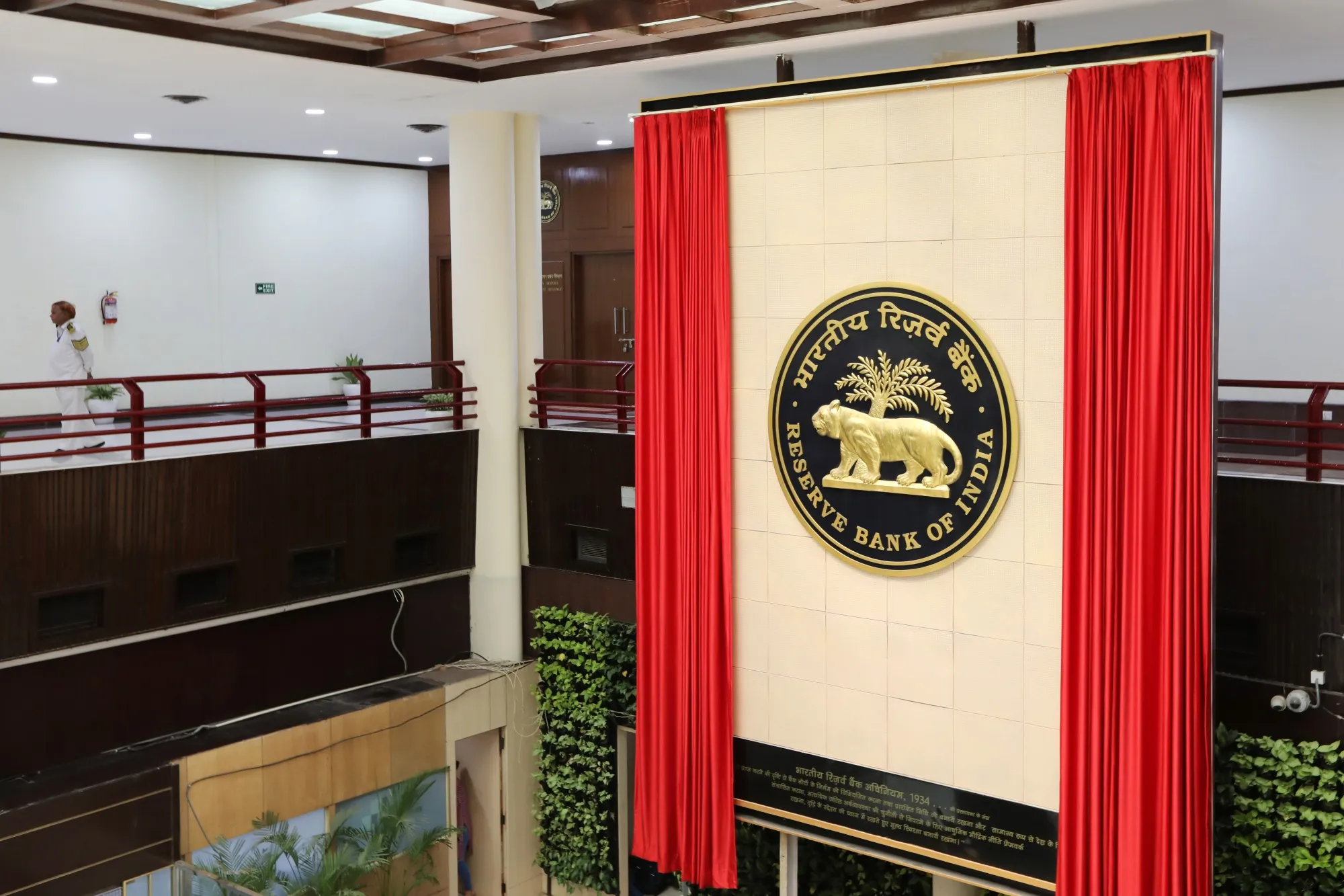 India Central Bank Lauds Government Effort to Rein in Budget Gap