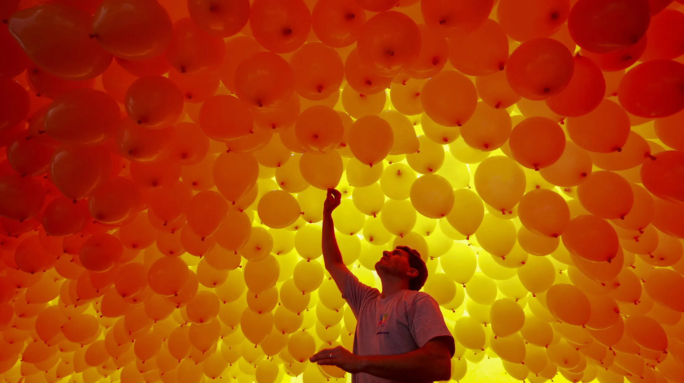 TOPSHOT-BRAZIL-NEW YEAR-BALLOONS