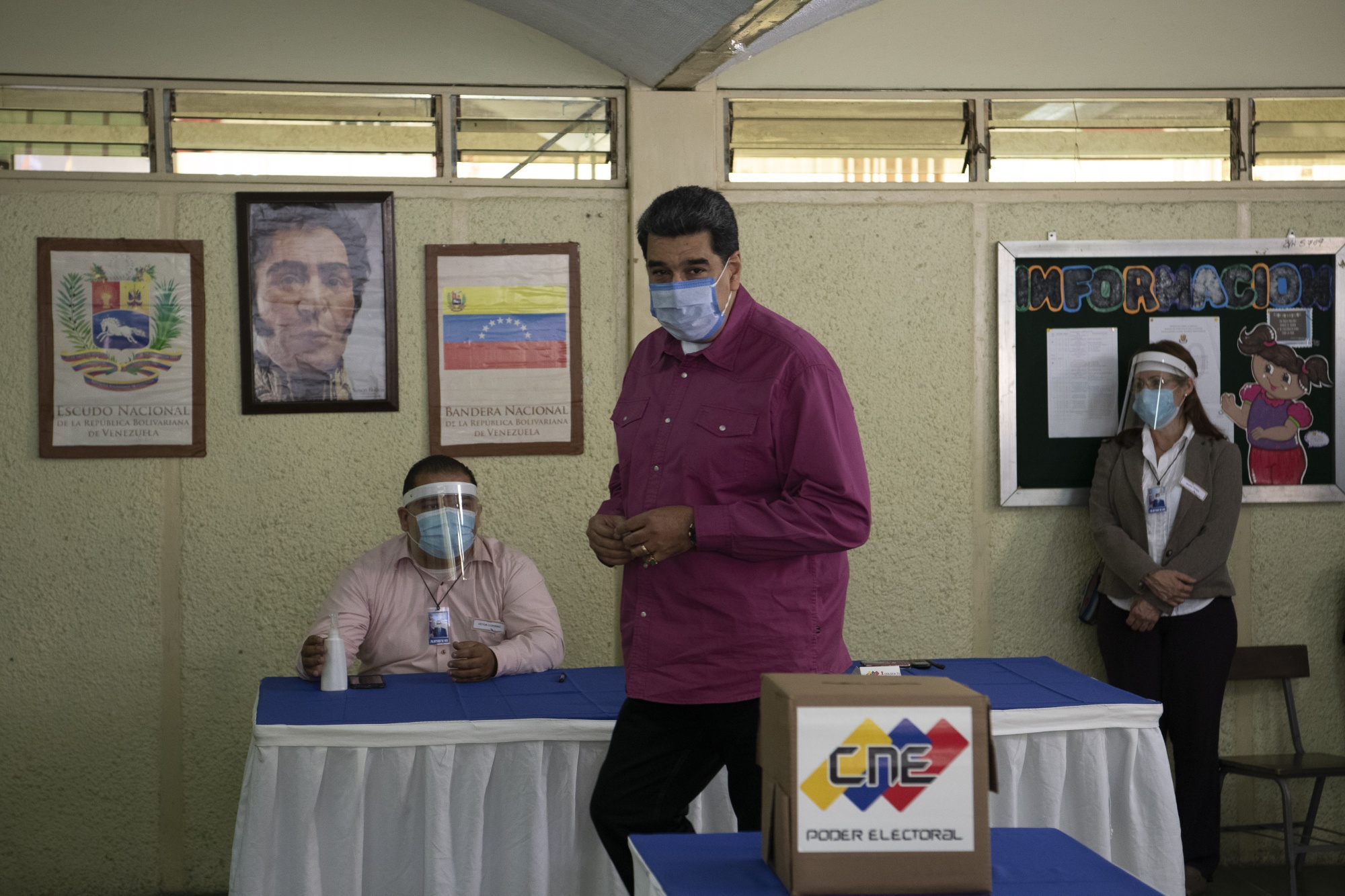 El último organismo democrático en Venezuela recae en Maduro tras la votación