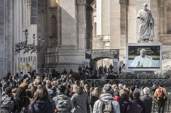 Pope Gives On-Screen Sermon as Vatican Museums Close Over Virus