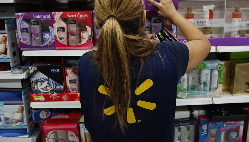 WalMart Plans to Give Raises to 1.1 Million U.S. Workers Bloomberg