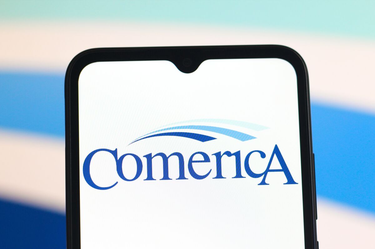 Fifth Third Agrees to Buy Comerica for $10.9 Billion in Stock Fifth Third Agrees to Buy Comerica for $10.9 Billion in Stock