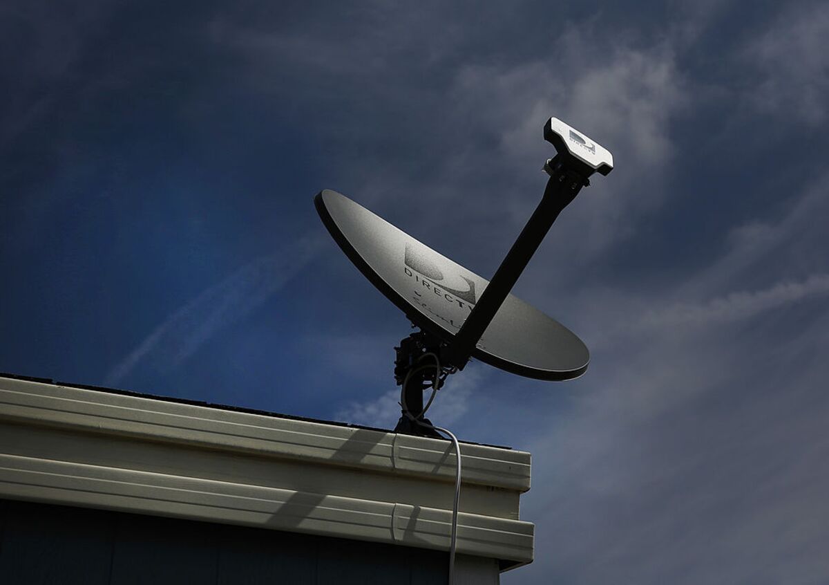 For AT&T's DirecTV and Dish, It May Be Now or Never - Bloomberg