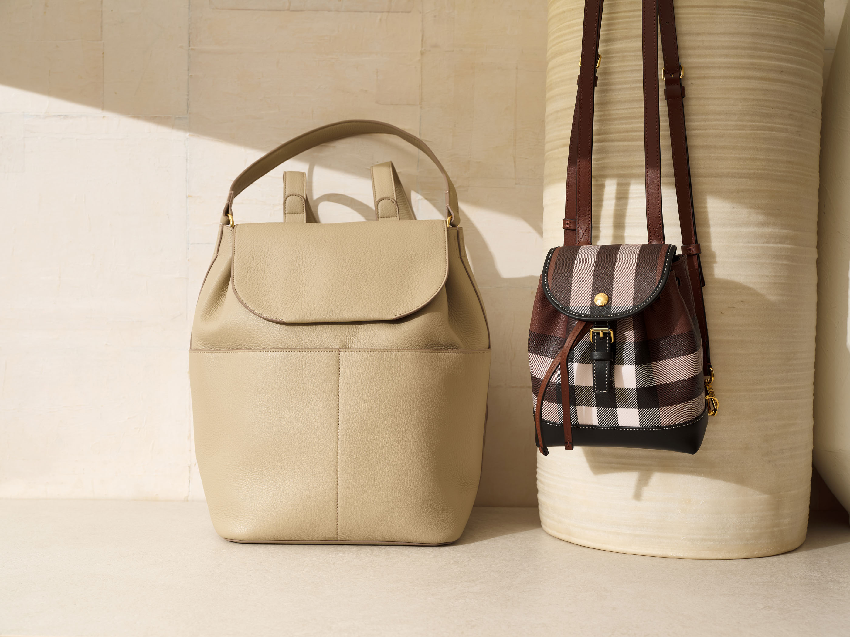 2023 Women's shoulder bag, bracelet bag, handbag, backpack, latest