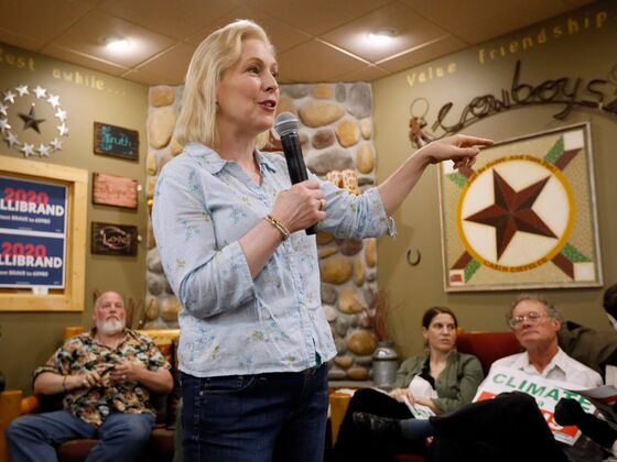 Booker, Gillibrand Try to Reboot Struggling Campaigns in Iowa