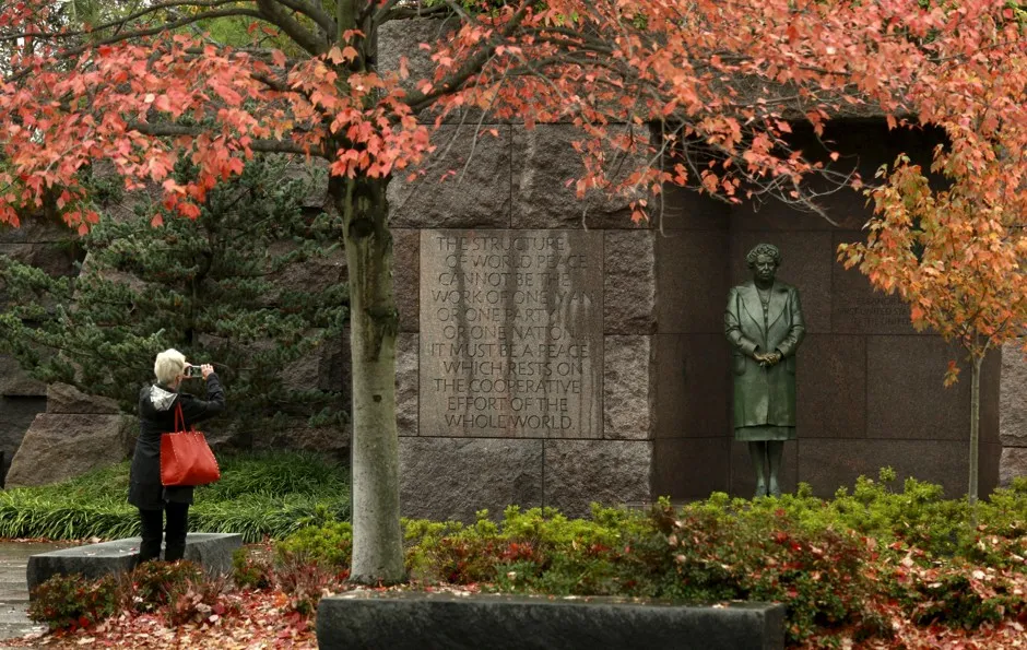 A statue of Eleanor Roosevelt, located in the Franklin Delano Roosevelt Memorial in Washington, D.C.