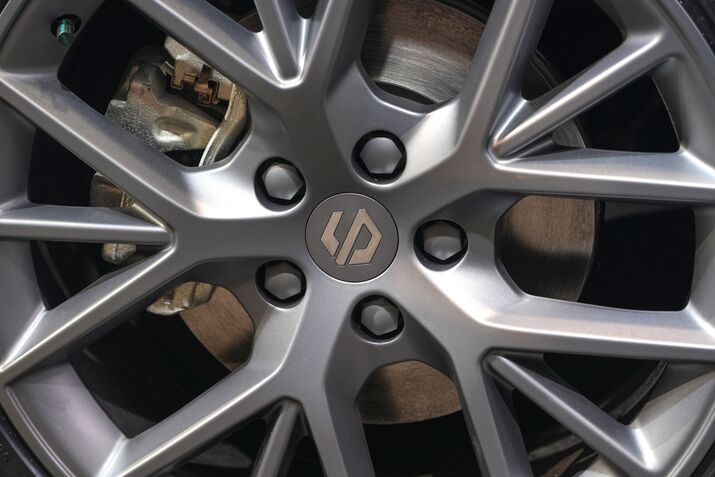 The wheel hub of a Leapmotor B10 compact SUV.