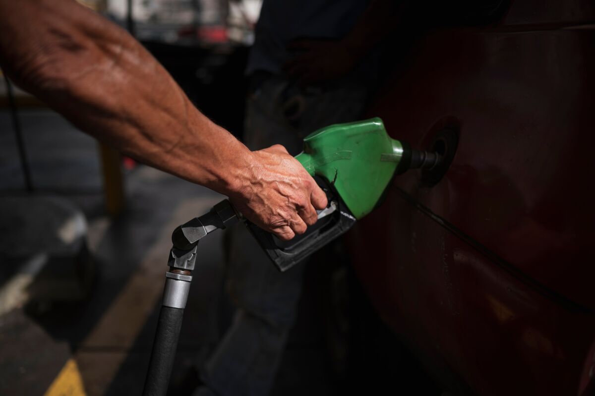 bloomberg.com - Andreina Itriago - Venezuela Signs Deals With SLB, Hunt in Push to Boost Oil Output