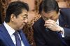 安倍首相(左)と麻生財務相(右)