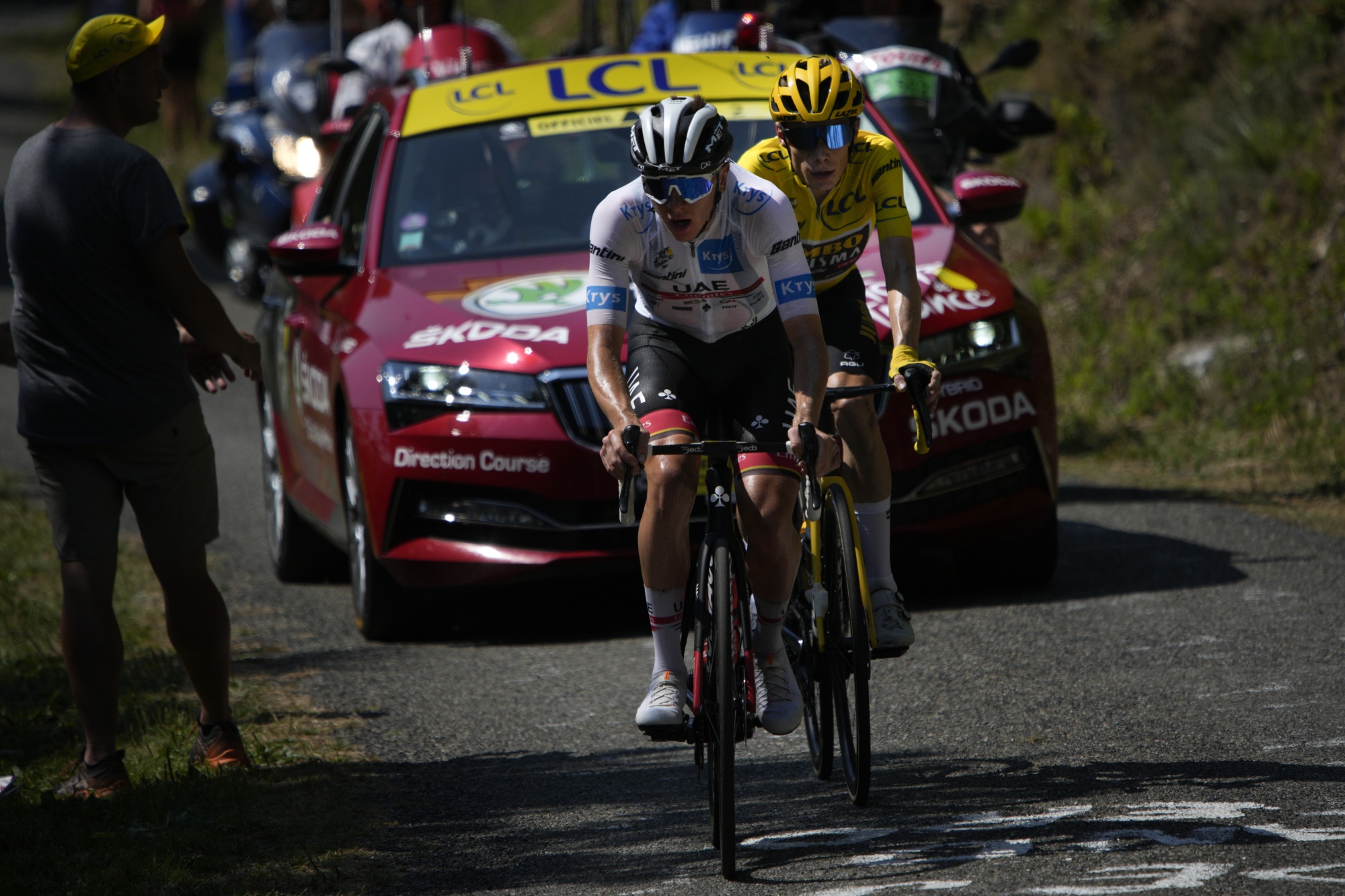 Jonas Vingegaard Drops Pogacar in Final Tour Mountain Test - Bloomberg
