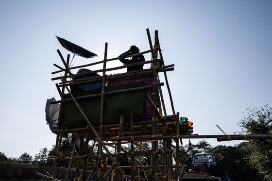 Catapult Gets a Rest as Hong Kong Students Weigh Protest Tactics