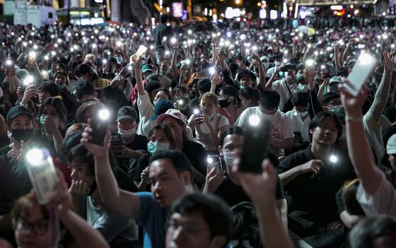 Political Chaos to Push Foreigners Further Away From Thai Stocks