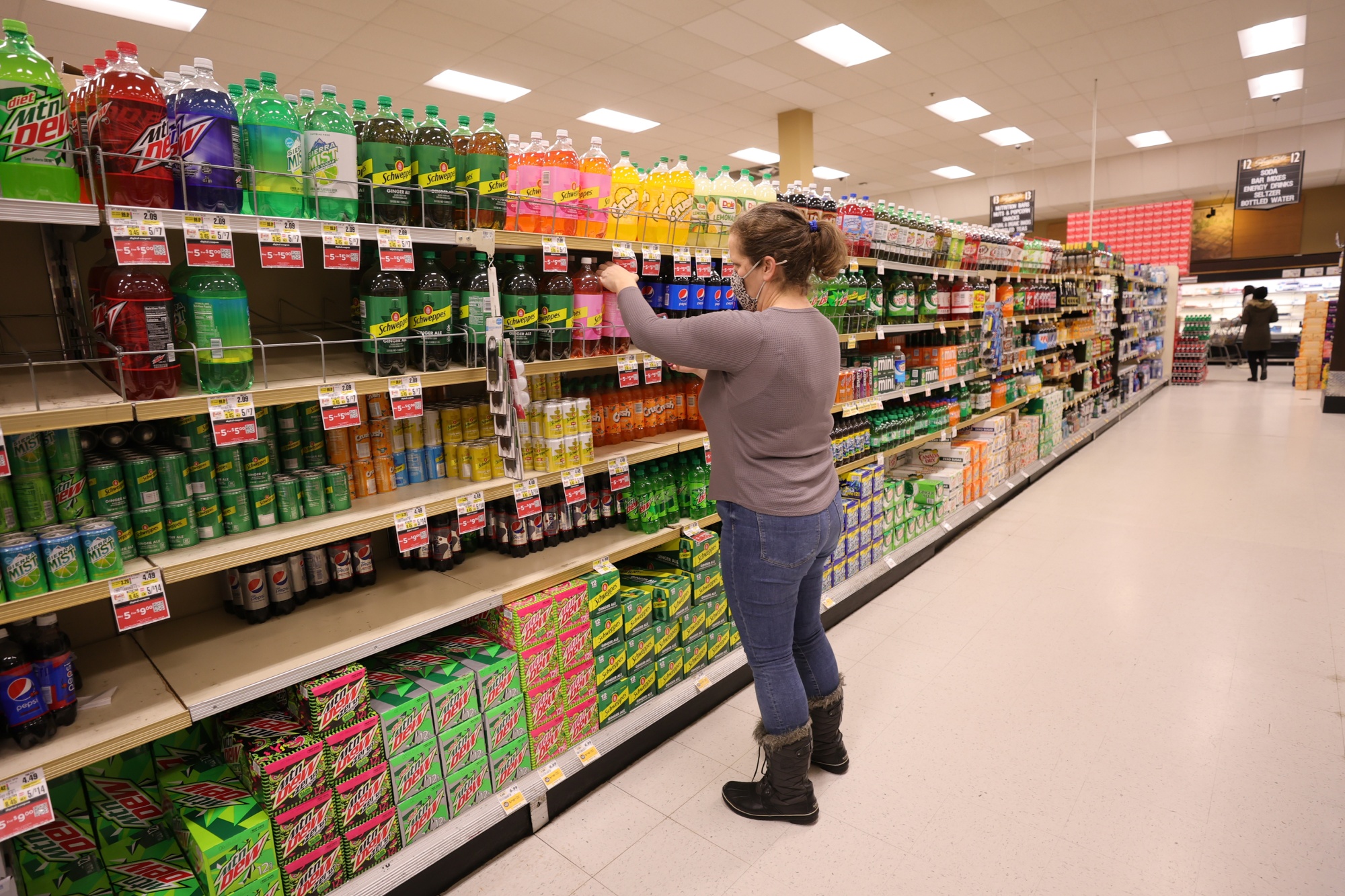 Instacart Will Stop Delivering Groceries From 's Whole Foods -  Bloomberg