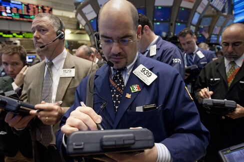 U.S. Stocks Rise as S&P 500 Caps Best First Quarter Since 1998