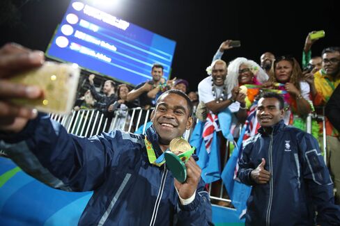 1470970199_fiji olympic gold