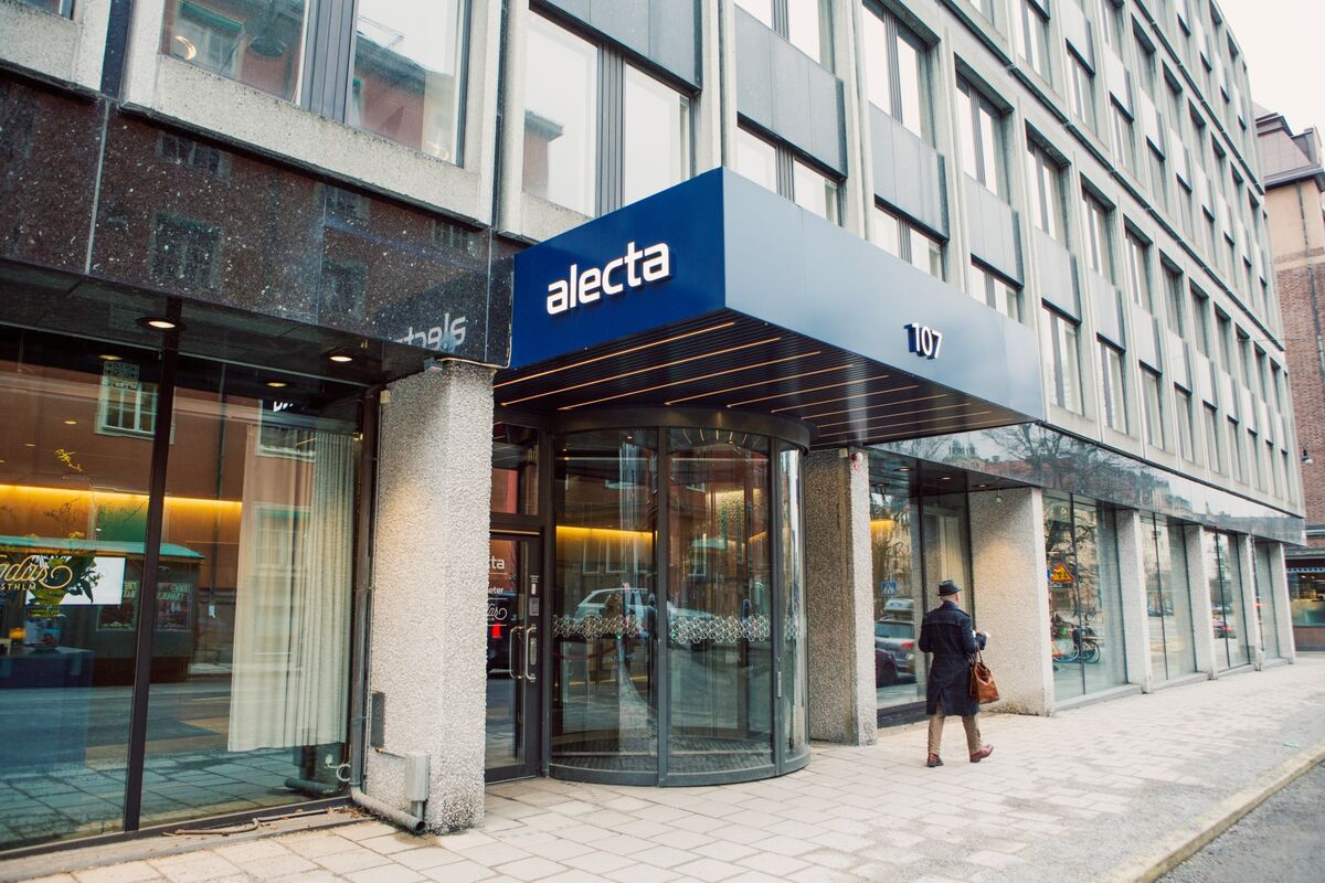 bloomberg.com - Evelina Youcefi - Sweden's Alecta Slapped With $5.4 Million Penalty Over Real Estate Bet