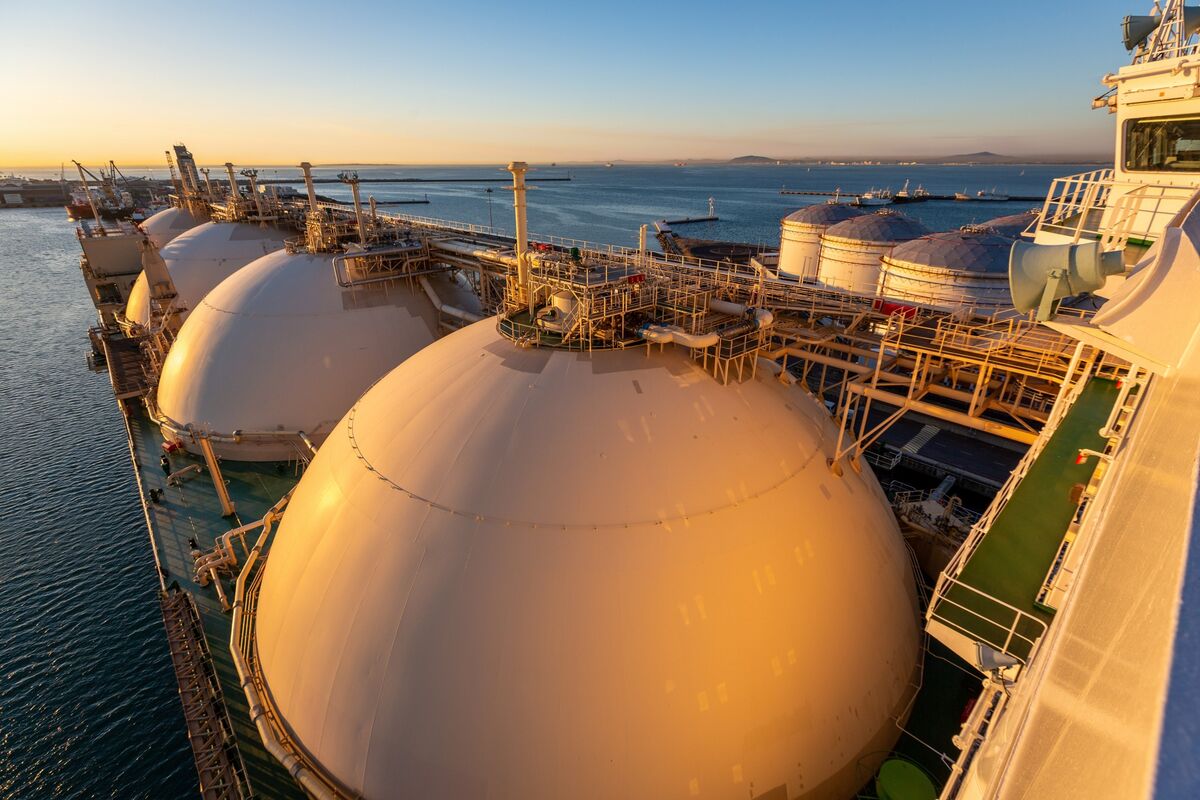 bloomberg.com - Stephen Stapczynski - A $7 Billion Gas Bill Sees Developing Asian Nations Sour on LNG