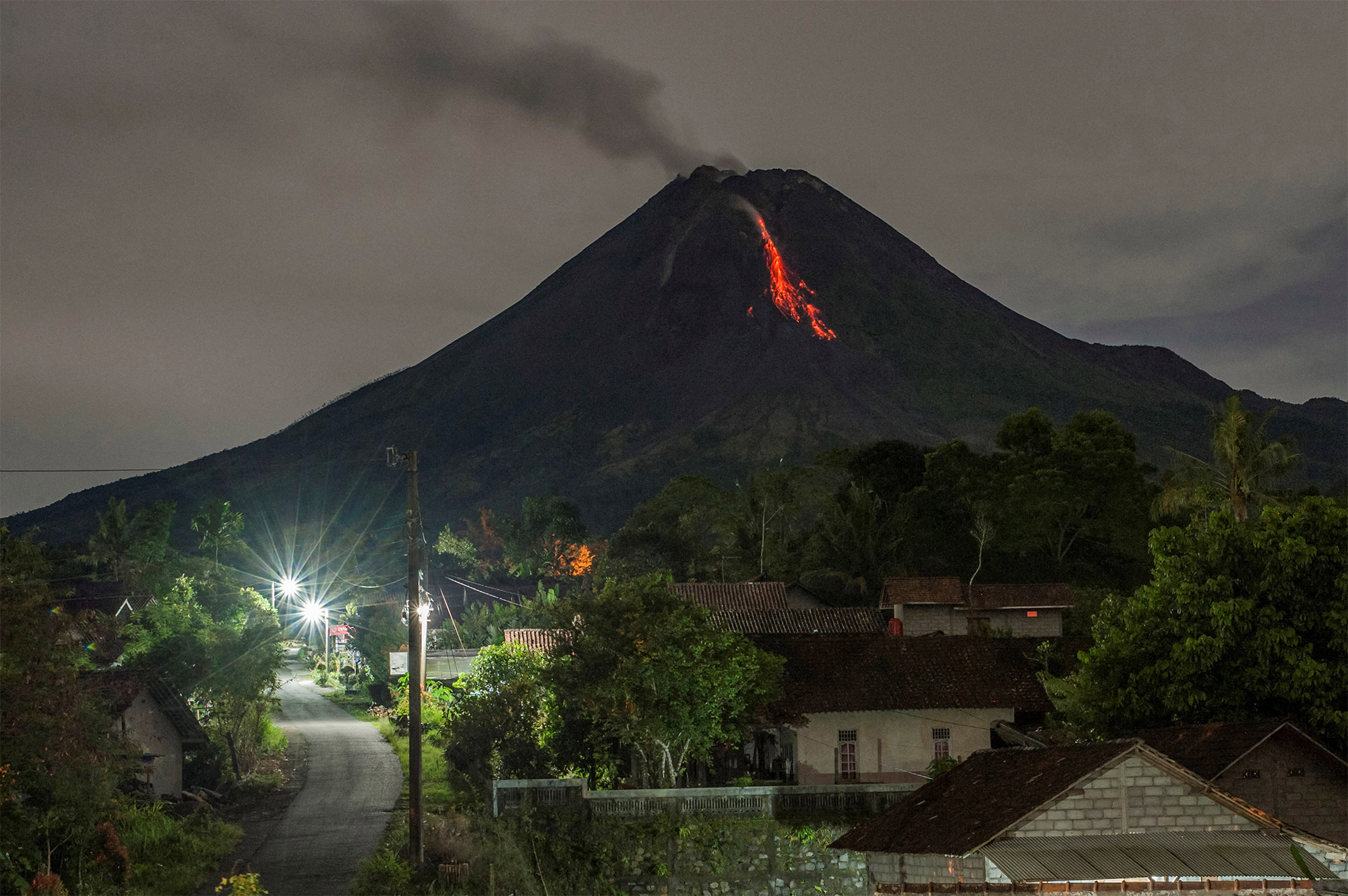 Indonesia's Merapi Volcano Spews Ash, Debris in New Eruption Bloomberg