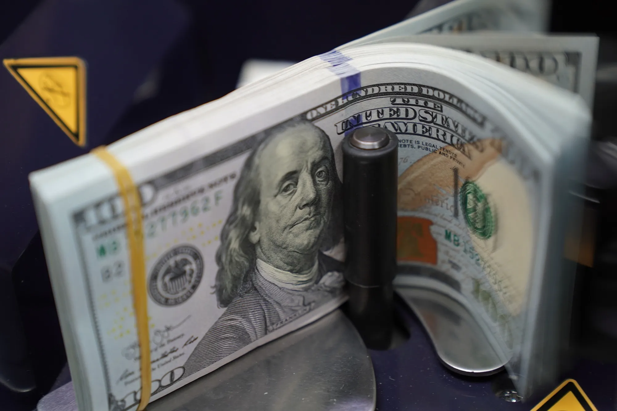 How to Hedge Against a US Dollar Scare Bloomberg