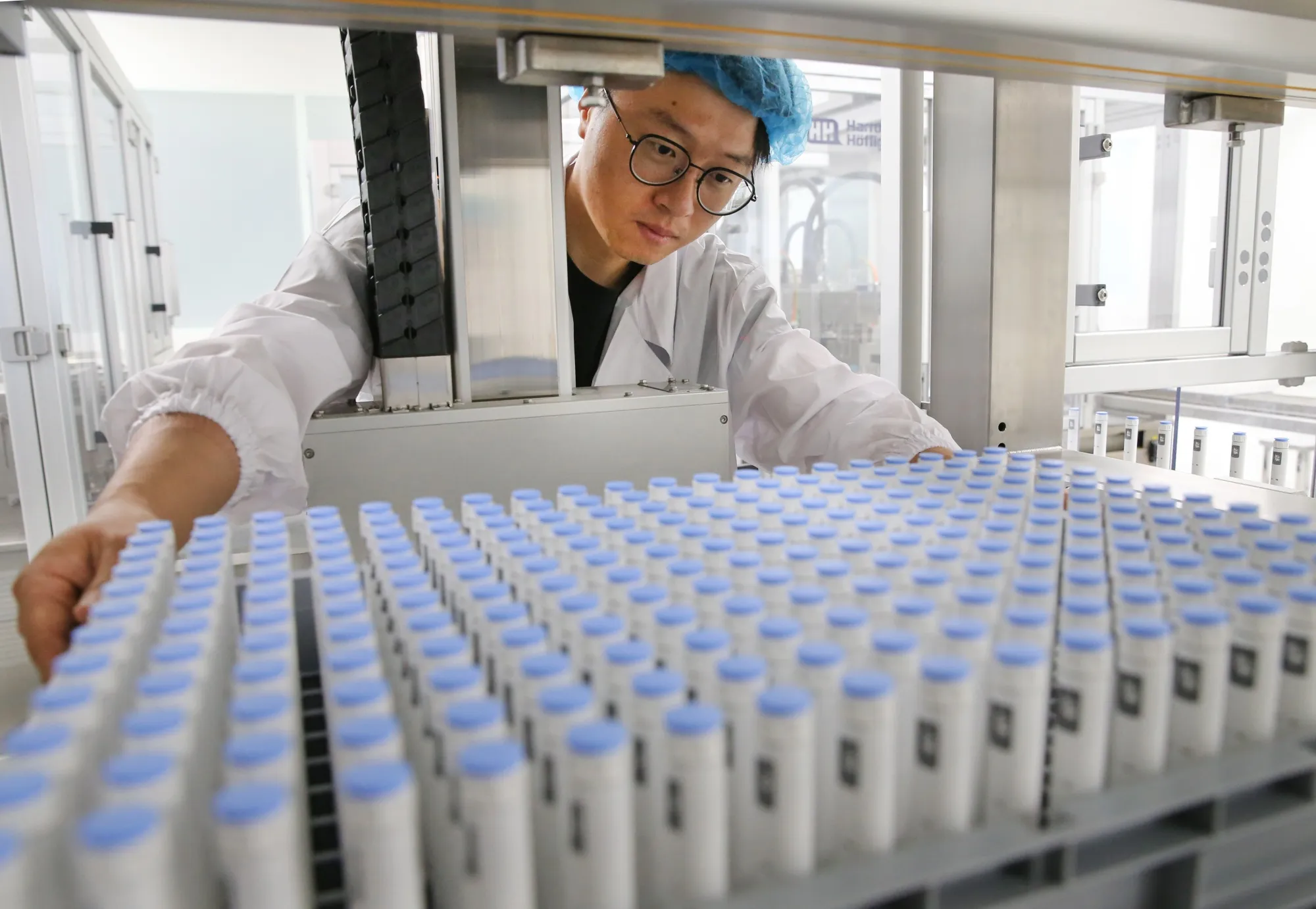 Hengrui Pharma Gets China Regulator's Nod for Hong Kong Share Sale -  Bloomberg