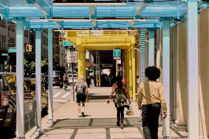 New York, City of Scaffolding, Tries a Glow-up