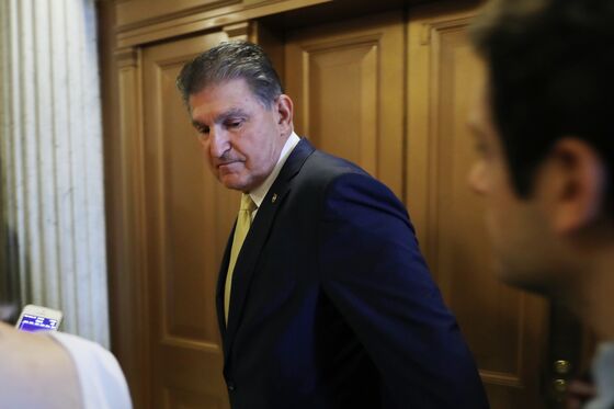 Manchin Changes His Mind on Pro-Coal Trump Nominee