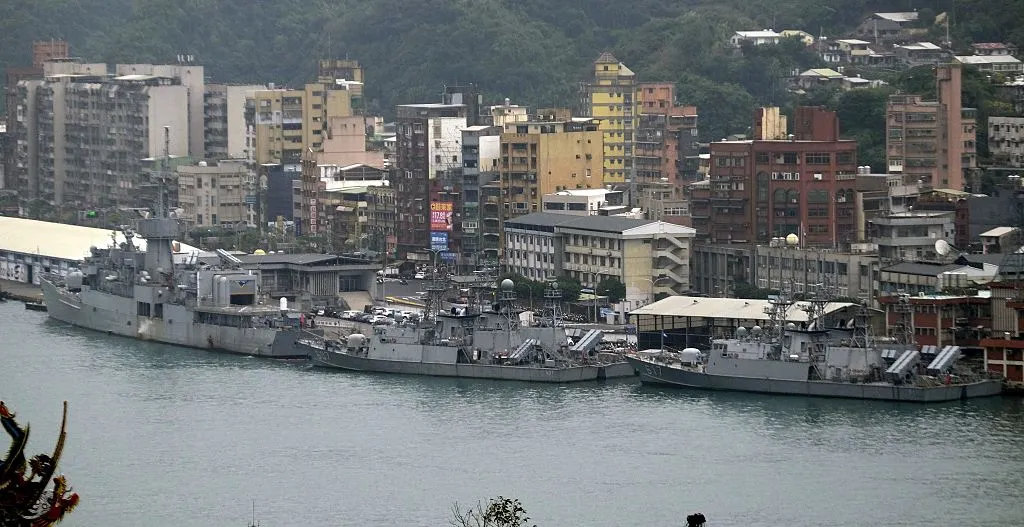 Taiwan's navy, at the ready.
