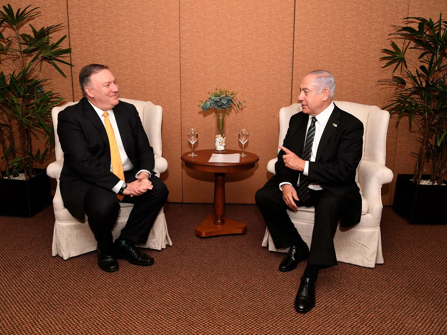 Mike Pompeo and Benjamin Netanyahu in Brasilia on Jan. 1