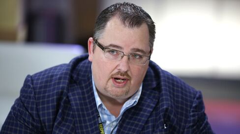 Cruz campaign manager Jeff Roe fields questions from reporters at a Bloomberg Politics breakfast briefing in Des Moines, Iowa, on January 29, 2016.