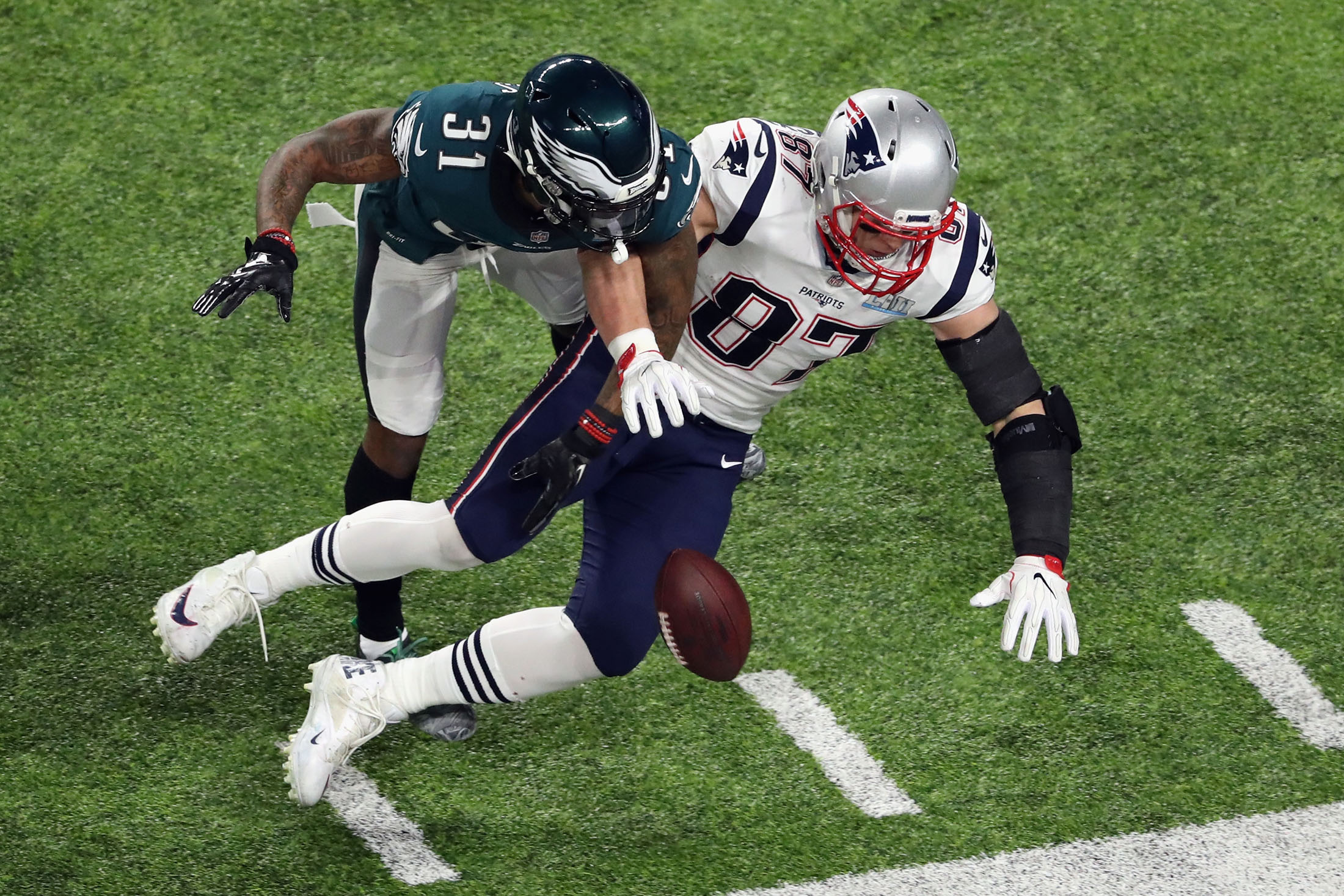 Patriots Defense Pushed Around In Super Bowl Loss To Eagles