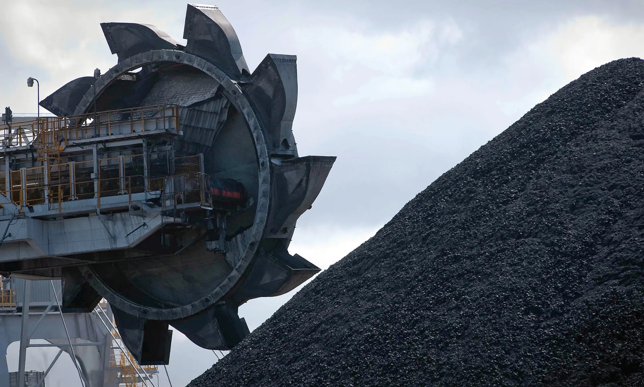 QR National Coal Freight Trains & Coal At Port Of Newcastle