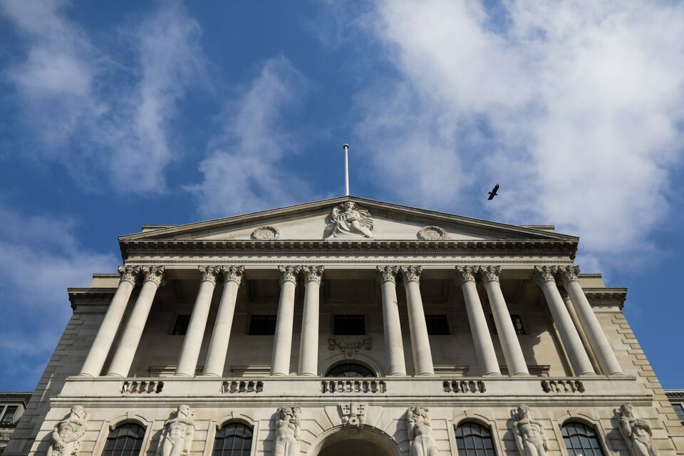 U.K. Lenders Brace for Negative Rates Floated by Bank of England ...