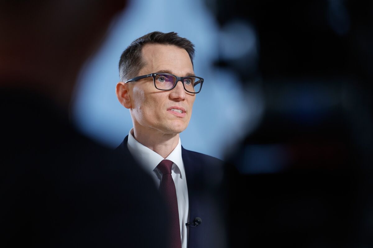 SNB Has High Bar for Next Rate Cut, Schlegel Tells Migros-Magazin