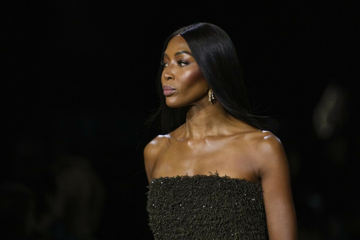 Naomi Campbell walks for star-studded Burberry show at London Fashion Week
