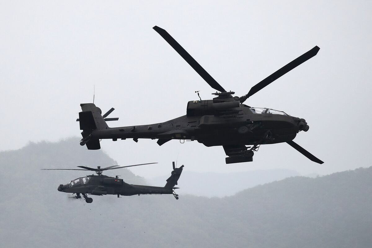 US Backs Sale to Poland of Apache Helicopters in 12B Arms Package
