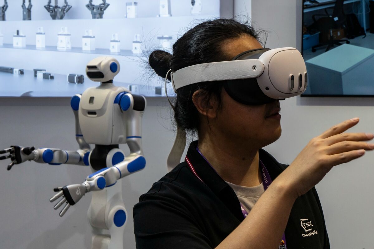 bloomberg.com - China Flashes New Tech Swagger to World Markets Convulsed by War