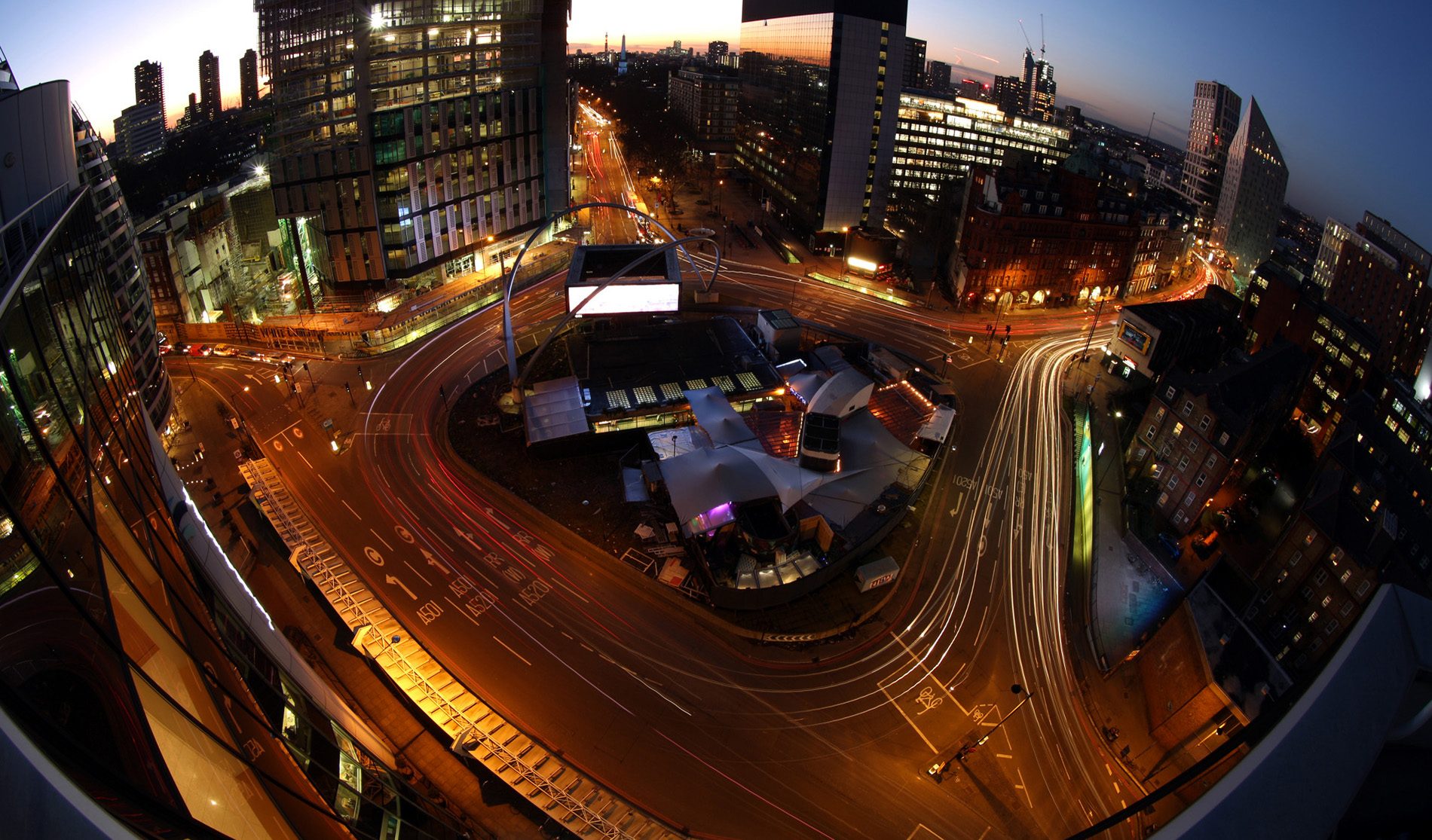 U.K. Government Rewards Technology Sector in Autumn Statement - Bloomberg