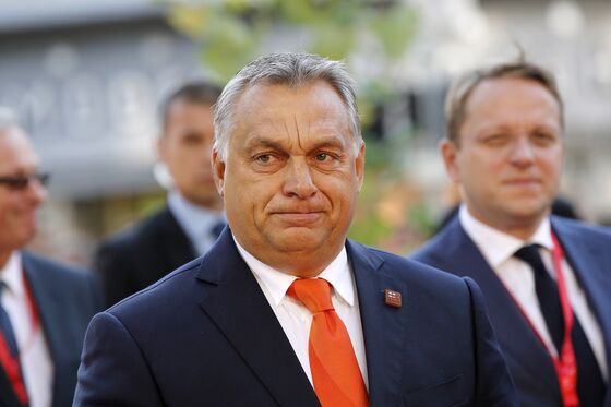 Orban Told by Germany's Weber to End Anti-EU Campaign, Apologize